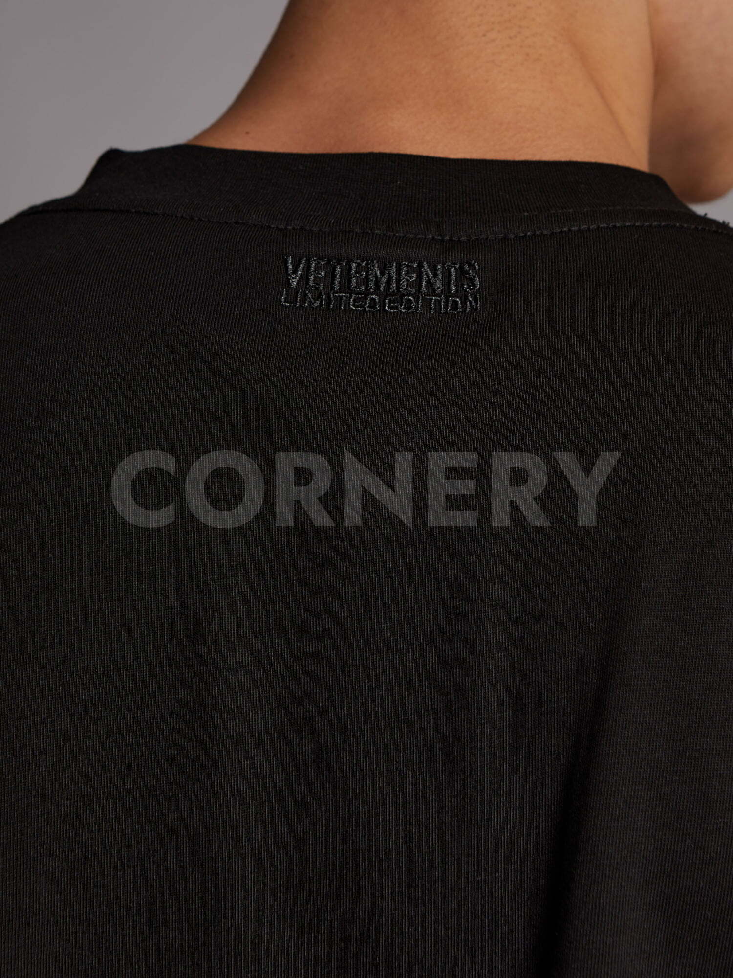 Футболка Vetements Stranger Things — фото 10