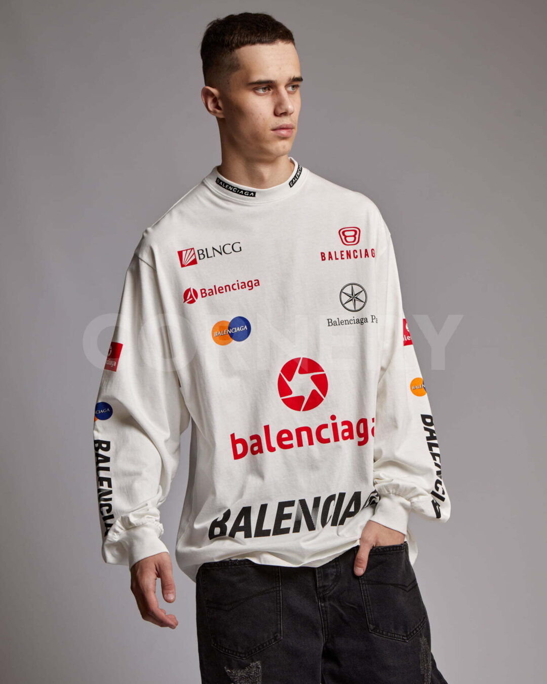 Кофта Balenciaga — изображение 4