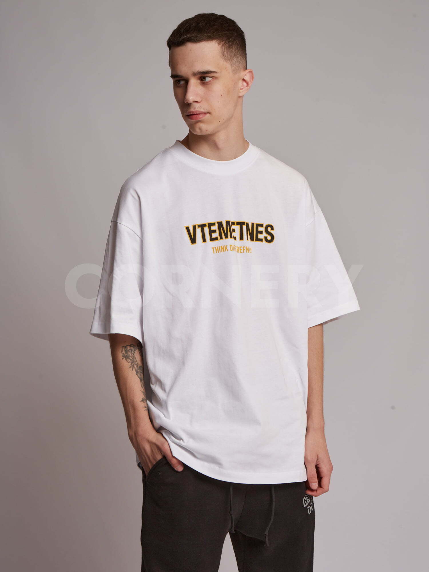 Футболка Vetements Think Dieftrefnly — фото 3