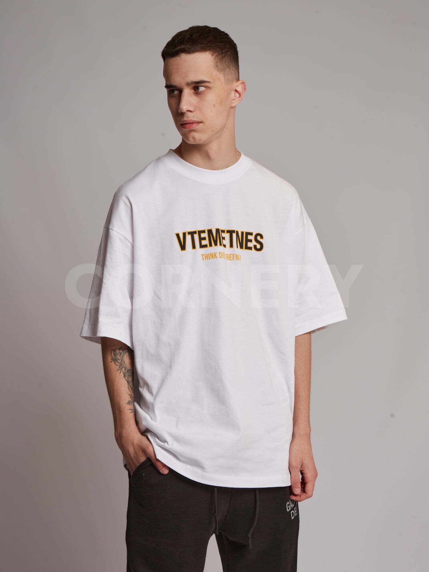 Футболка Vetements Think Dieftrefnly — фото 4