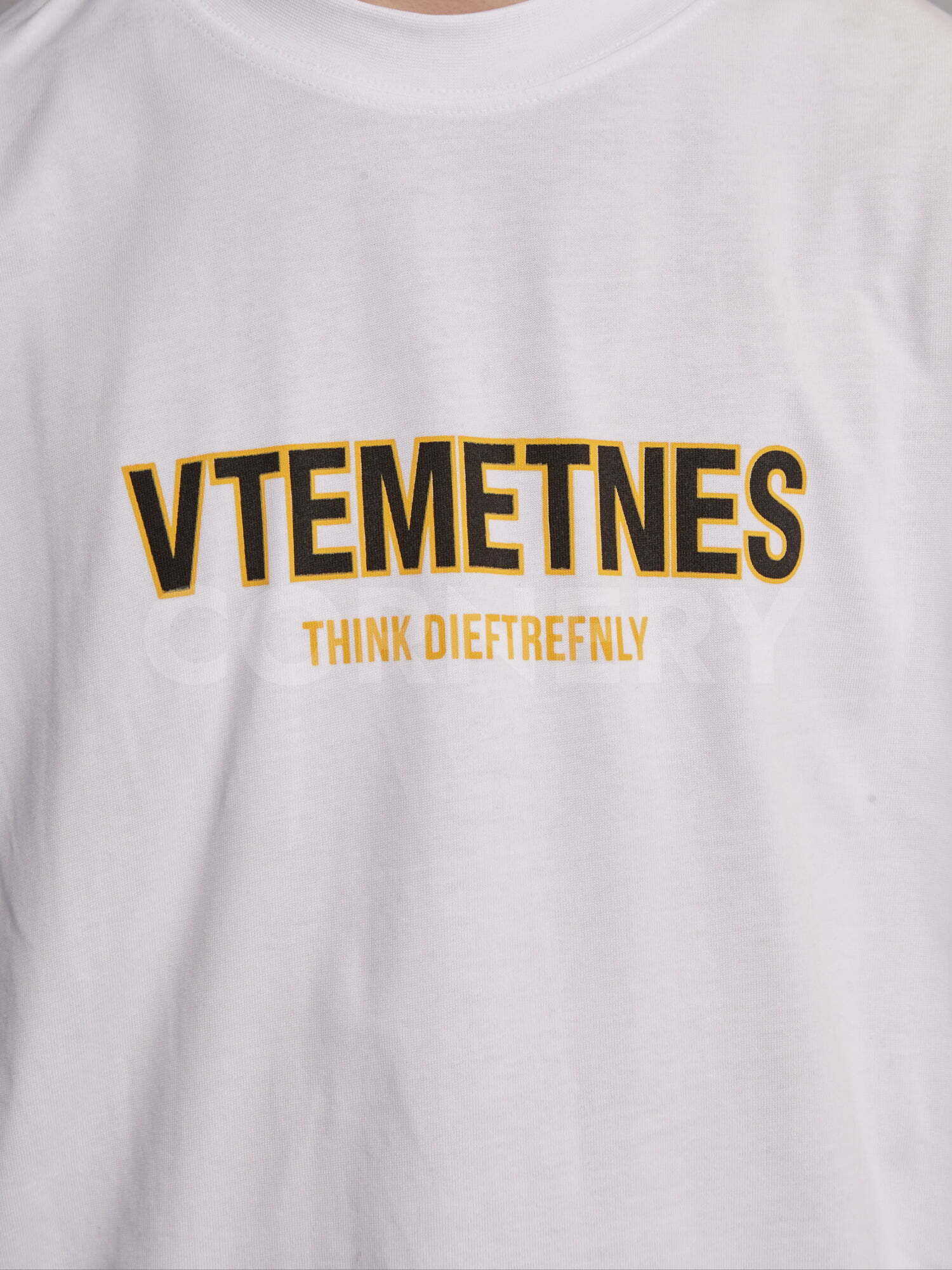 Футболка Vetements Think Dieftrefnly — фото 9