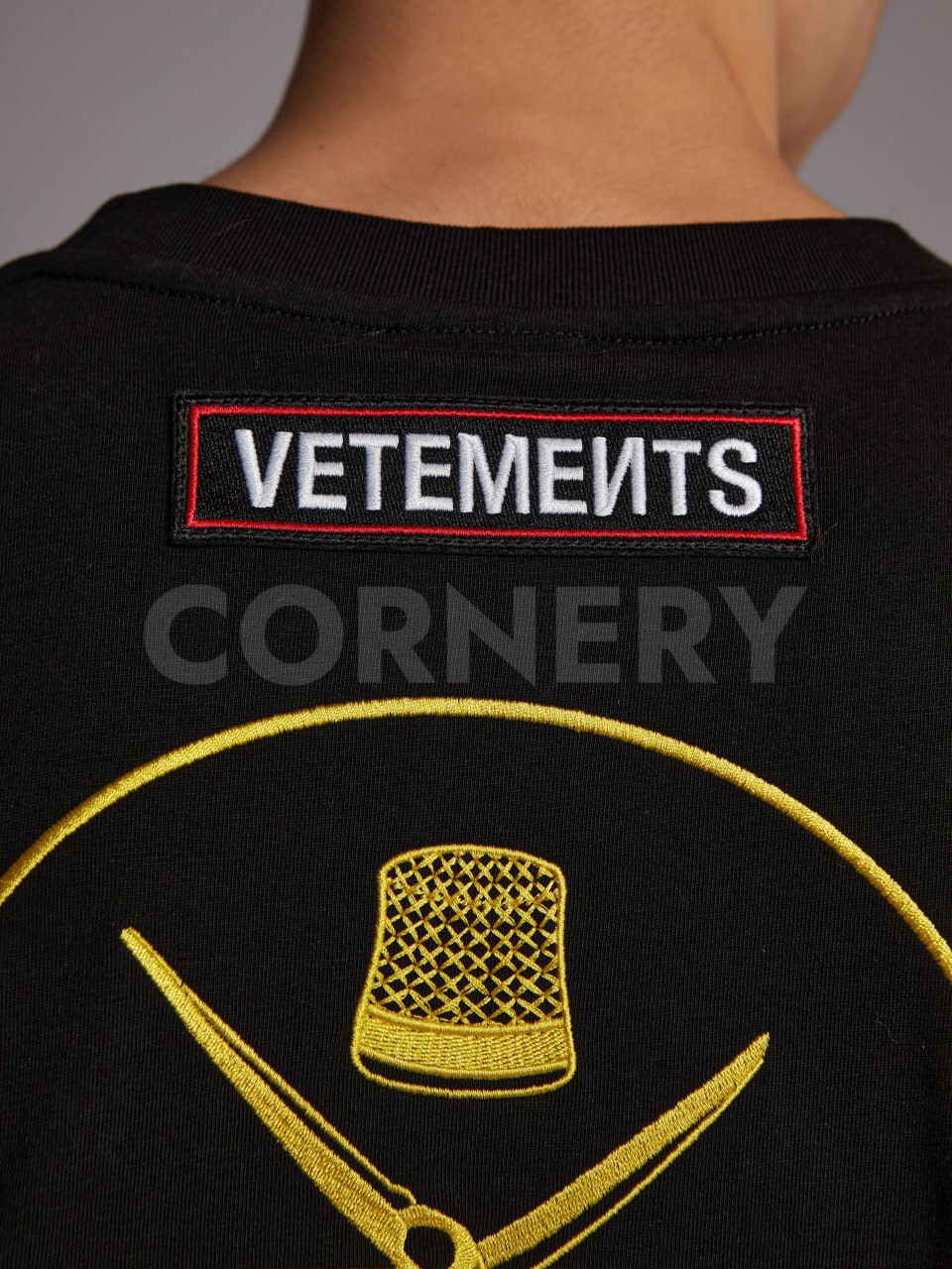 Футболка Vetements Dressmakers — фото 10