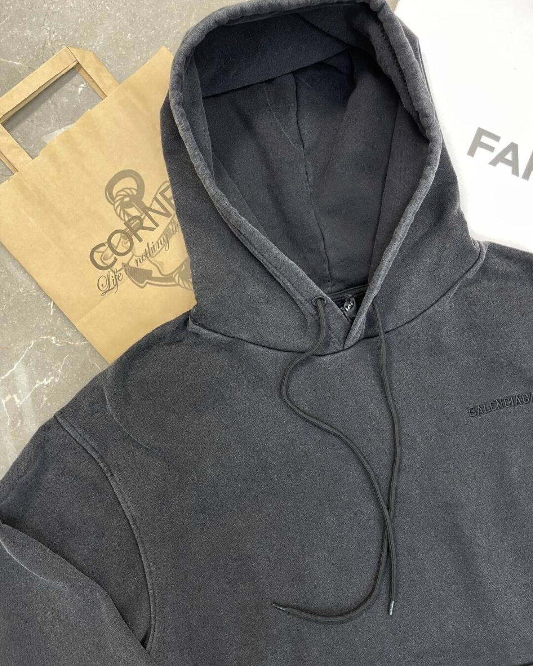 Худи Balenciaga — изображение 3