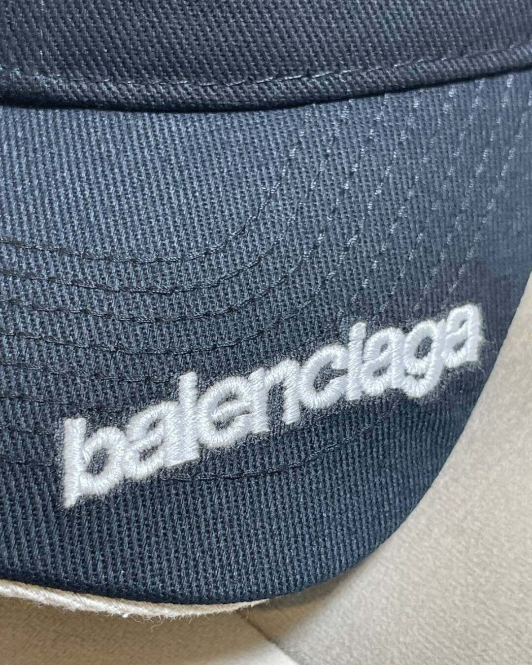 Кепка Balenciaga — изображение 7