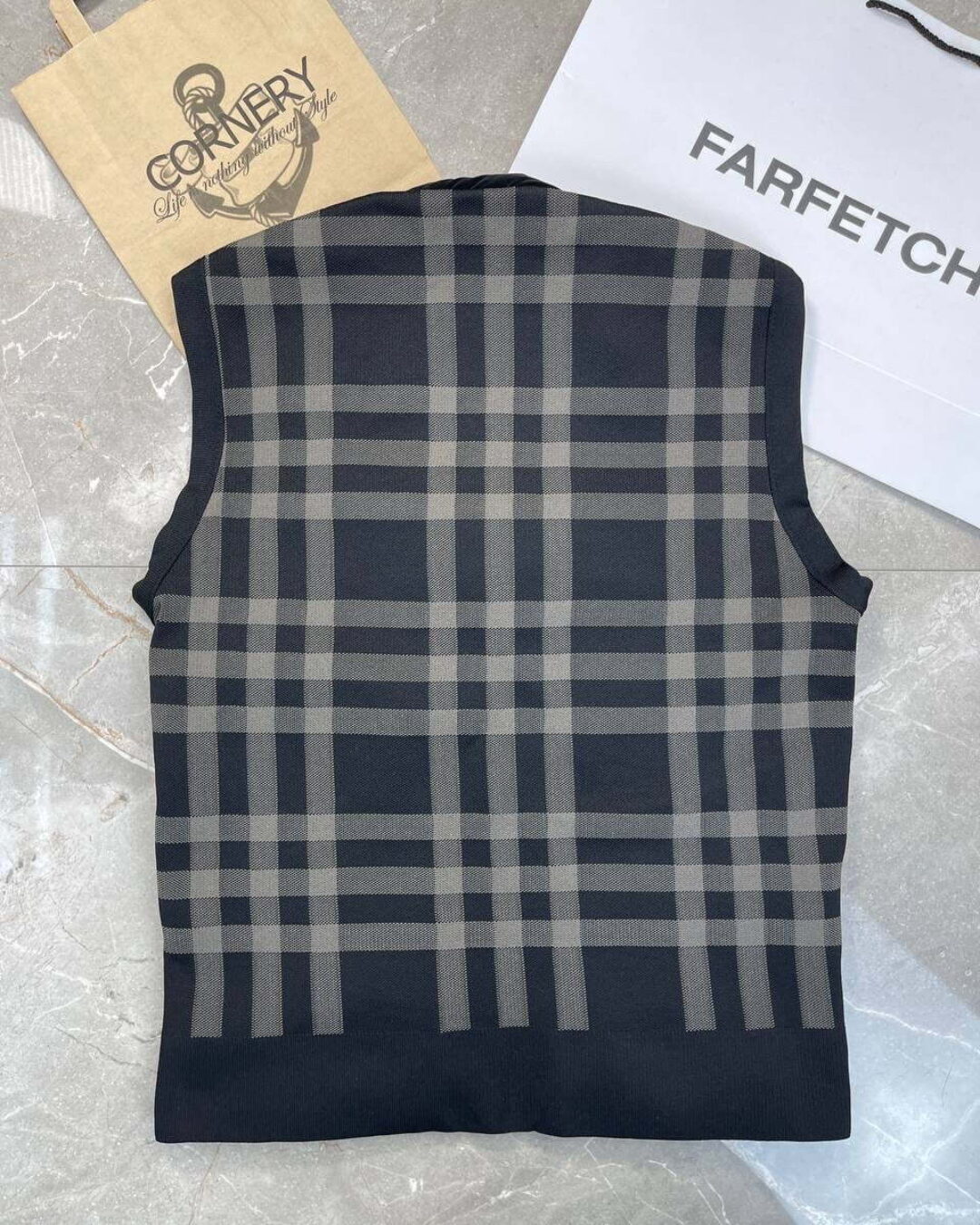 Жилет Burberry — изображение 2