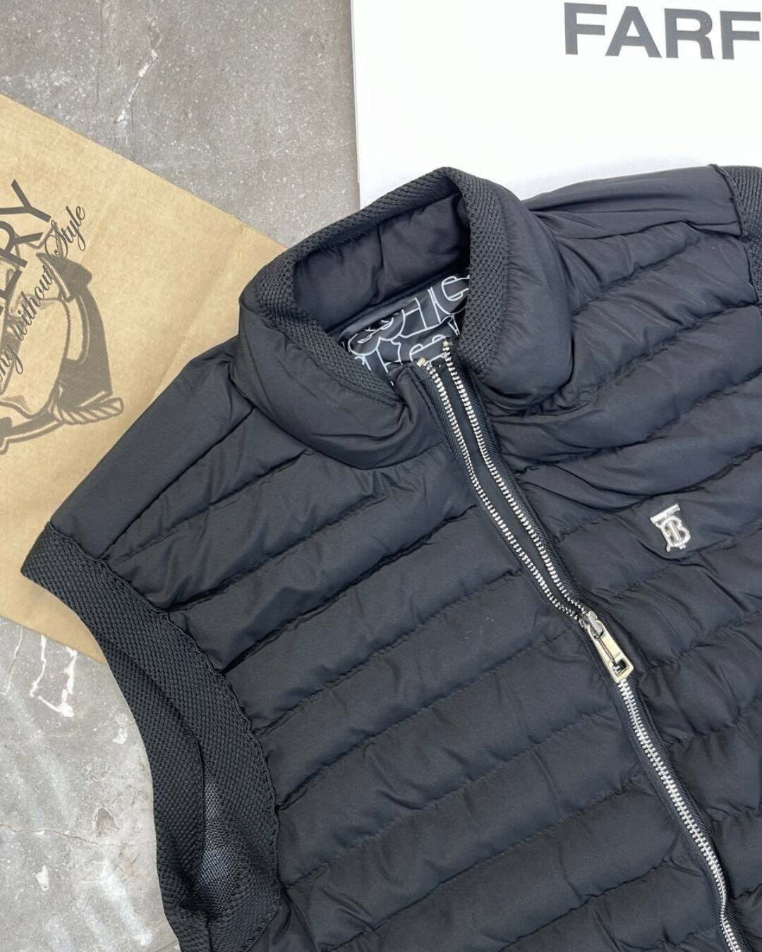 Жилет Burberry — изображение 5