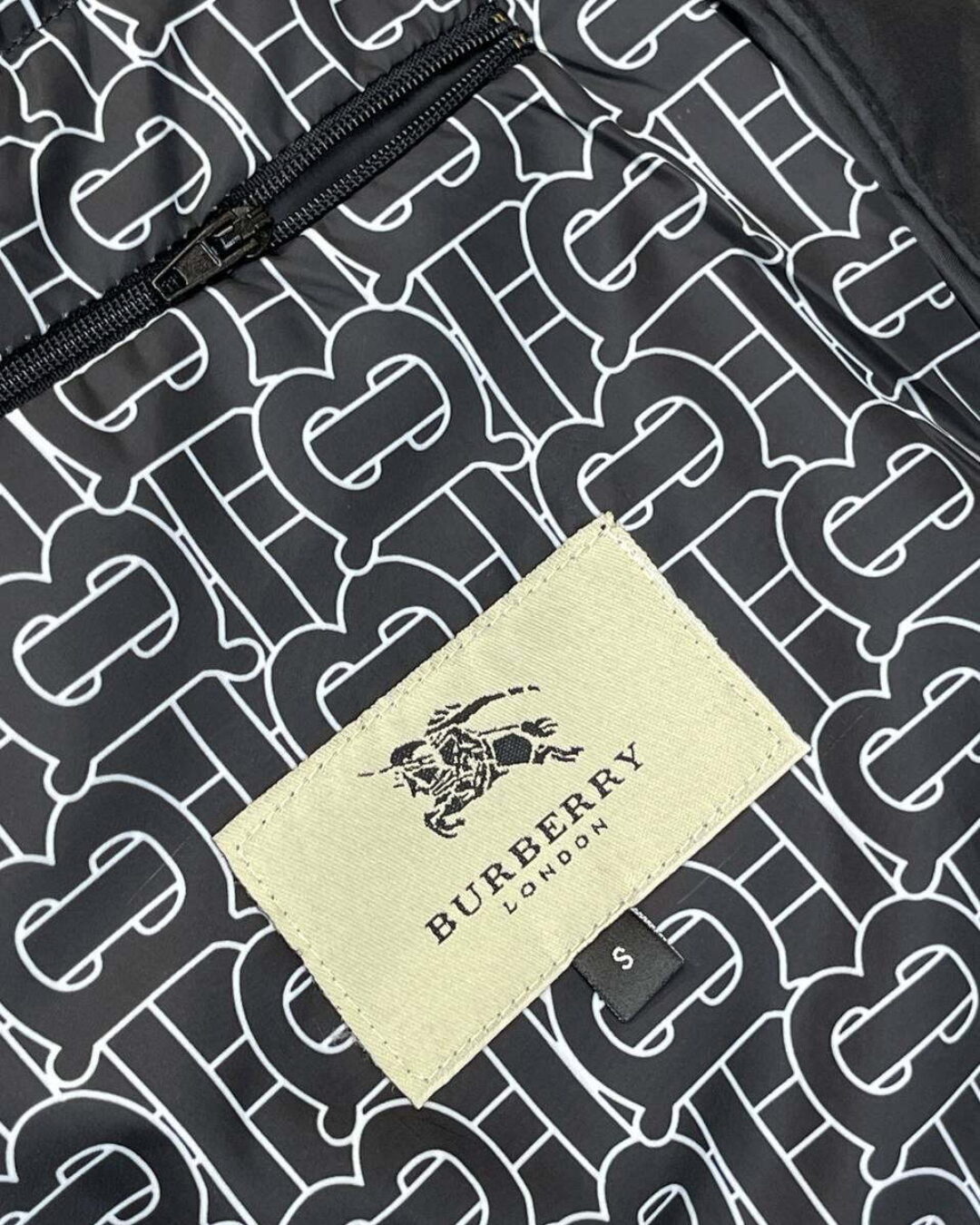 Жилет Burberry — изображение 8