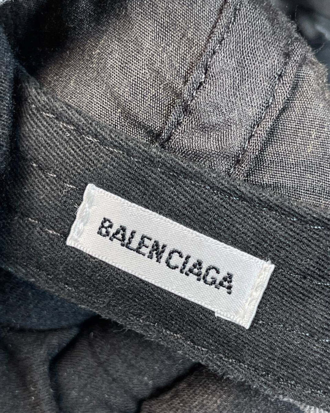 Кепка Balenciaga — изображение 6