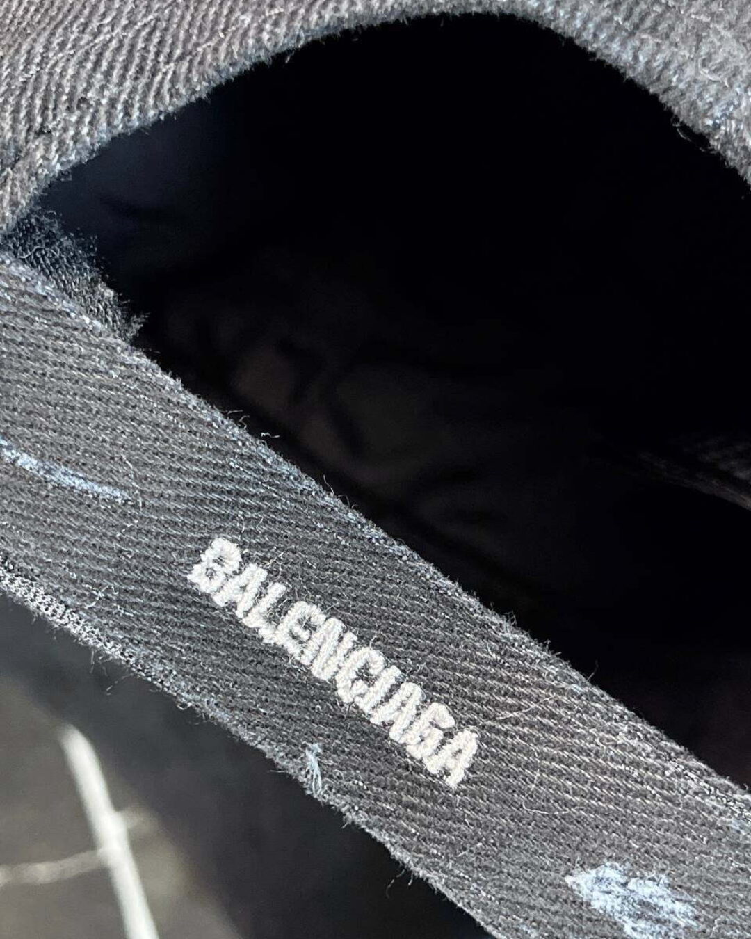 Кепка Balenciaga — изображение 9