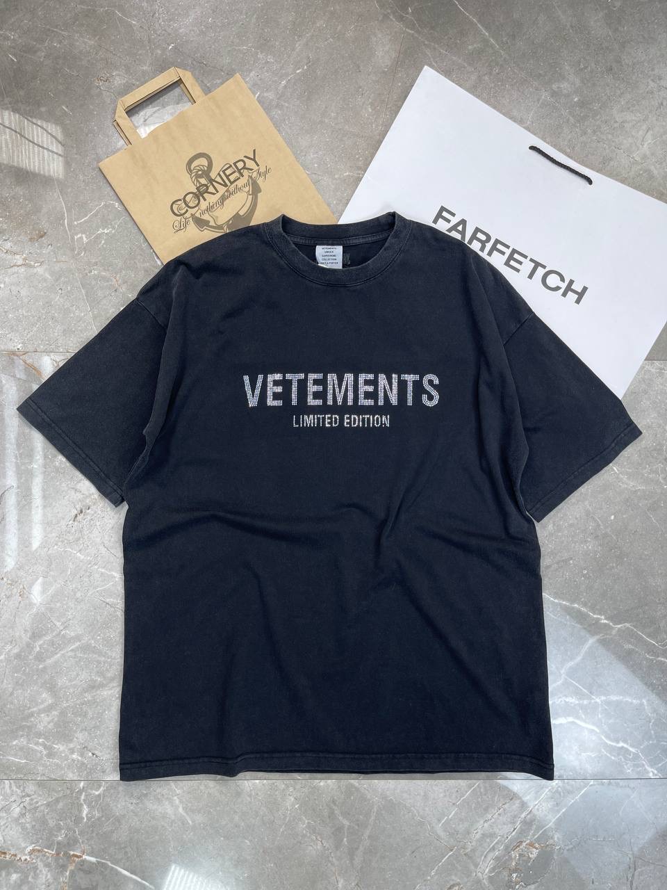 Футболка Vetements Strass Logo — фото 1