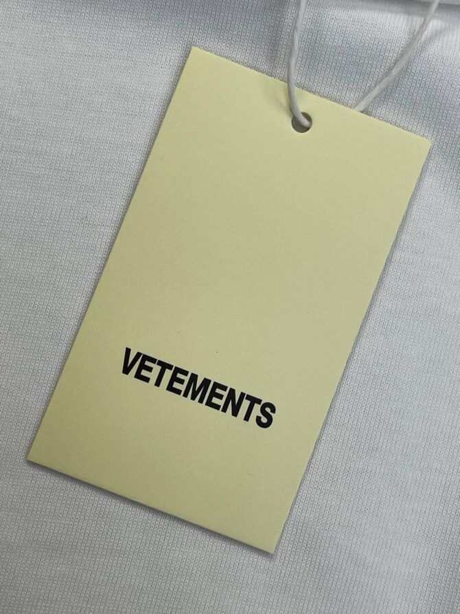 Футболка Vetements Sticker — изображение 9