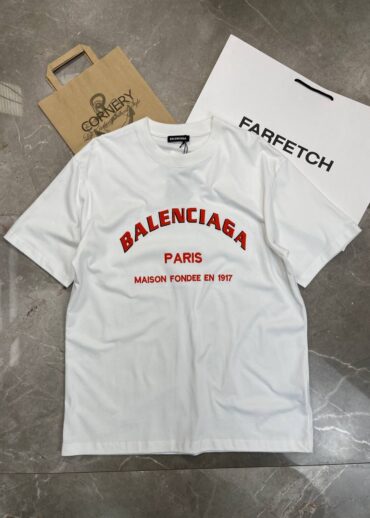 Футболка Balenciaga