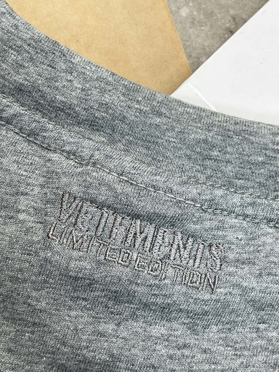 Футболка Vetements Confidential — фото 9