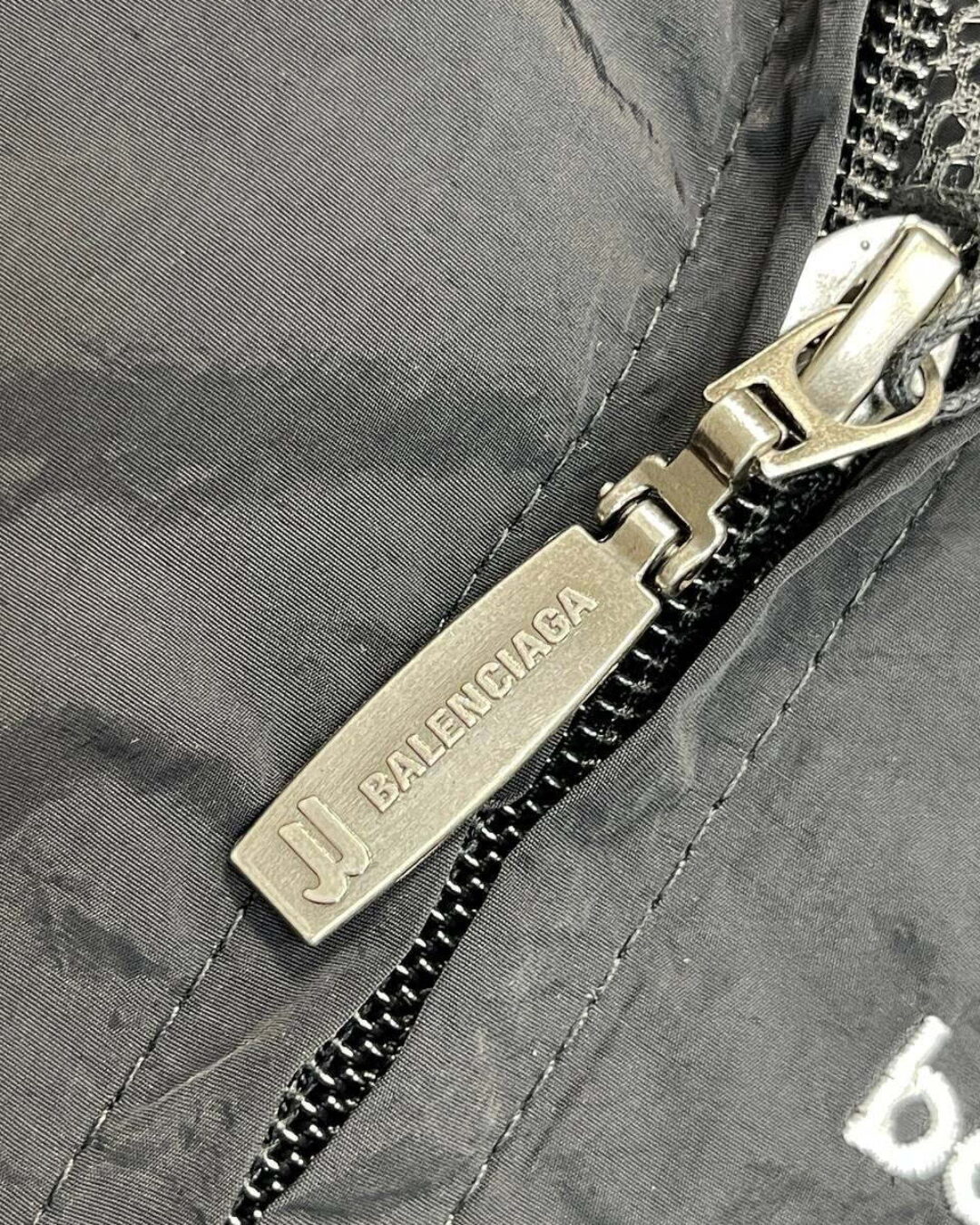 Ветровка Balenciaga — изображение 6