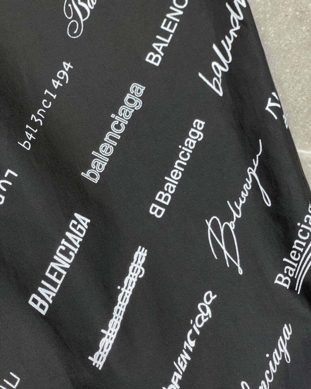 Штаны Balenciaga — изображение 4