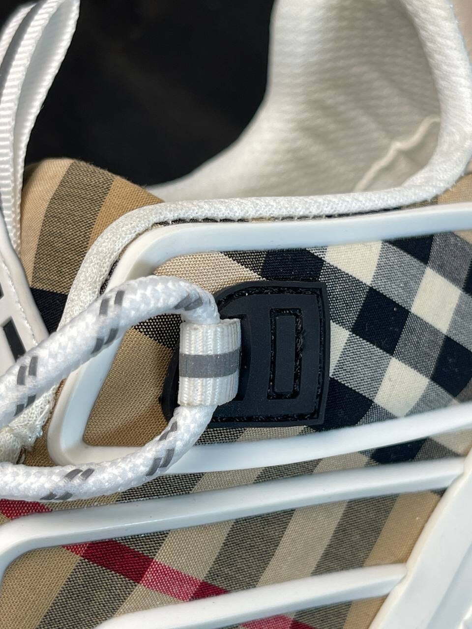 Кроссовки Burberry — фото 9