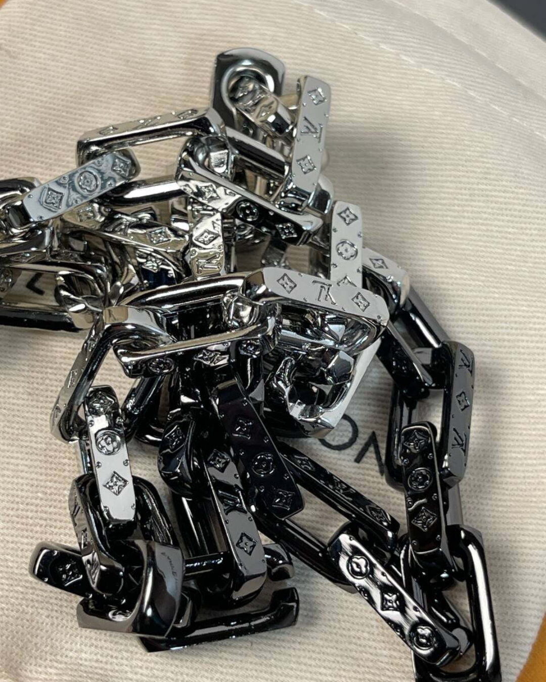 Колье Louis Vuitton — изображение 7