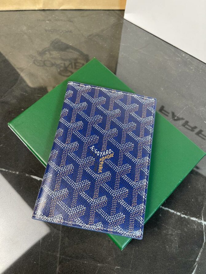 Обложка для паспорта Goyard