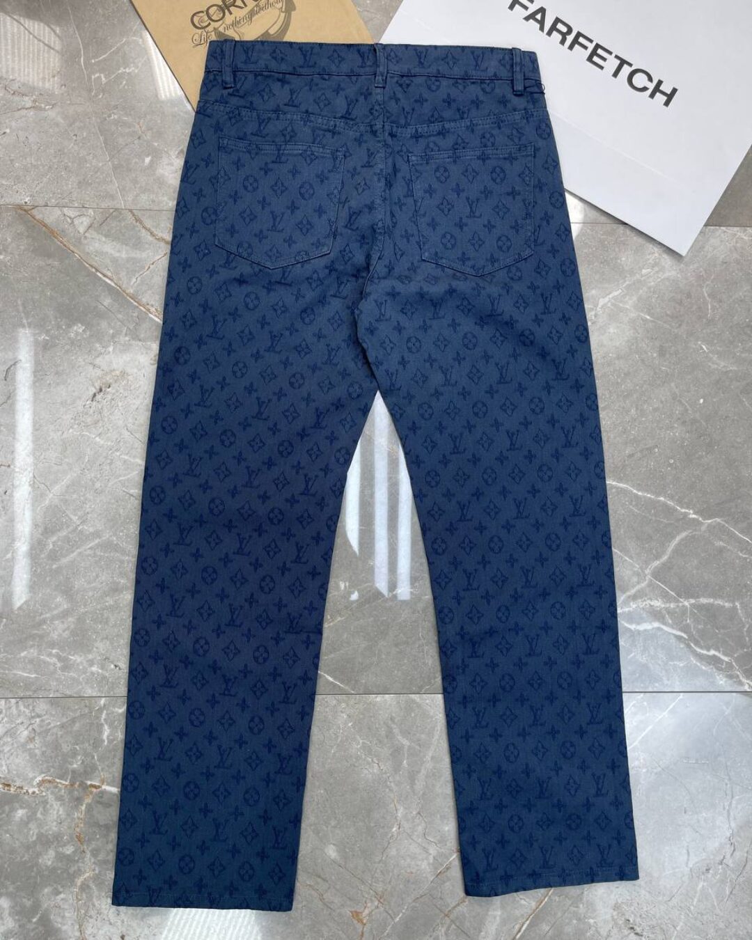 Джинсы Louis Vuitton — изображение 2