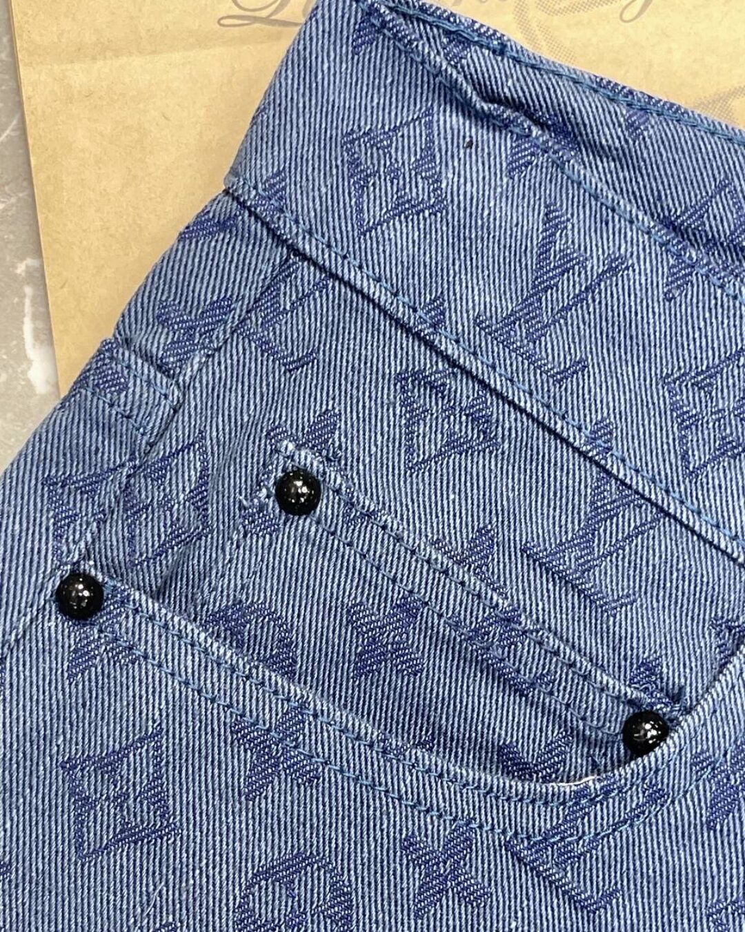 Джинсы Louis Vuitton — изображение 4