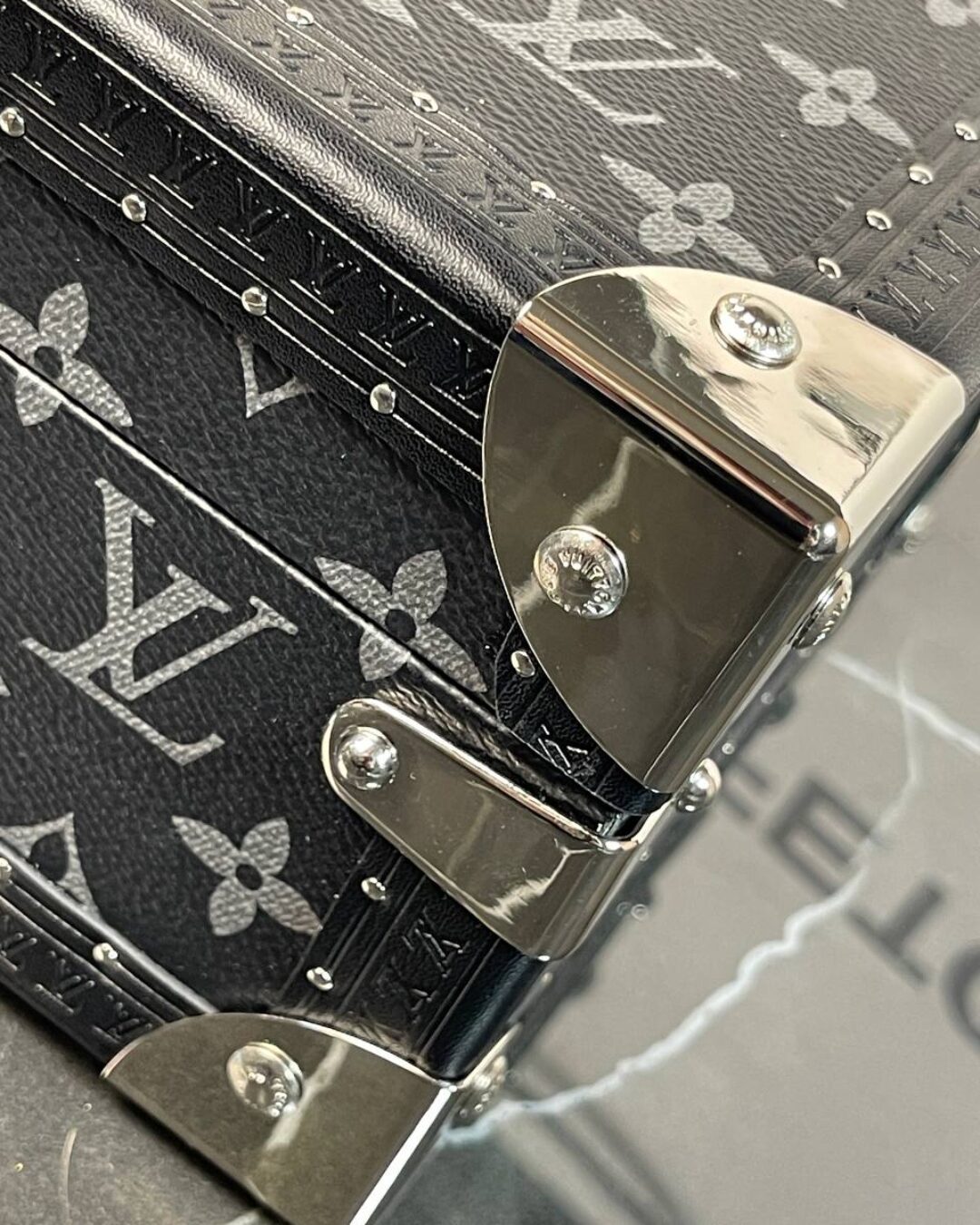 Футляр для часов Louis Vuitton — изображение 7