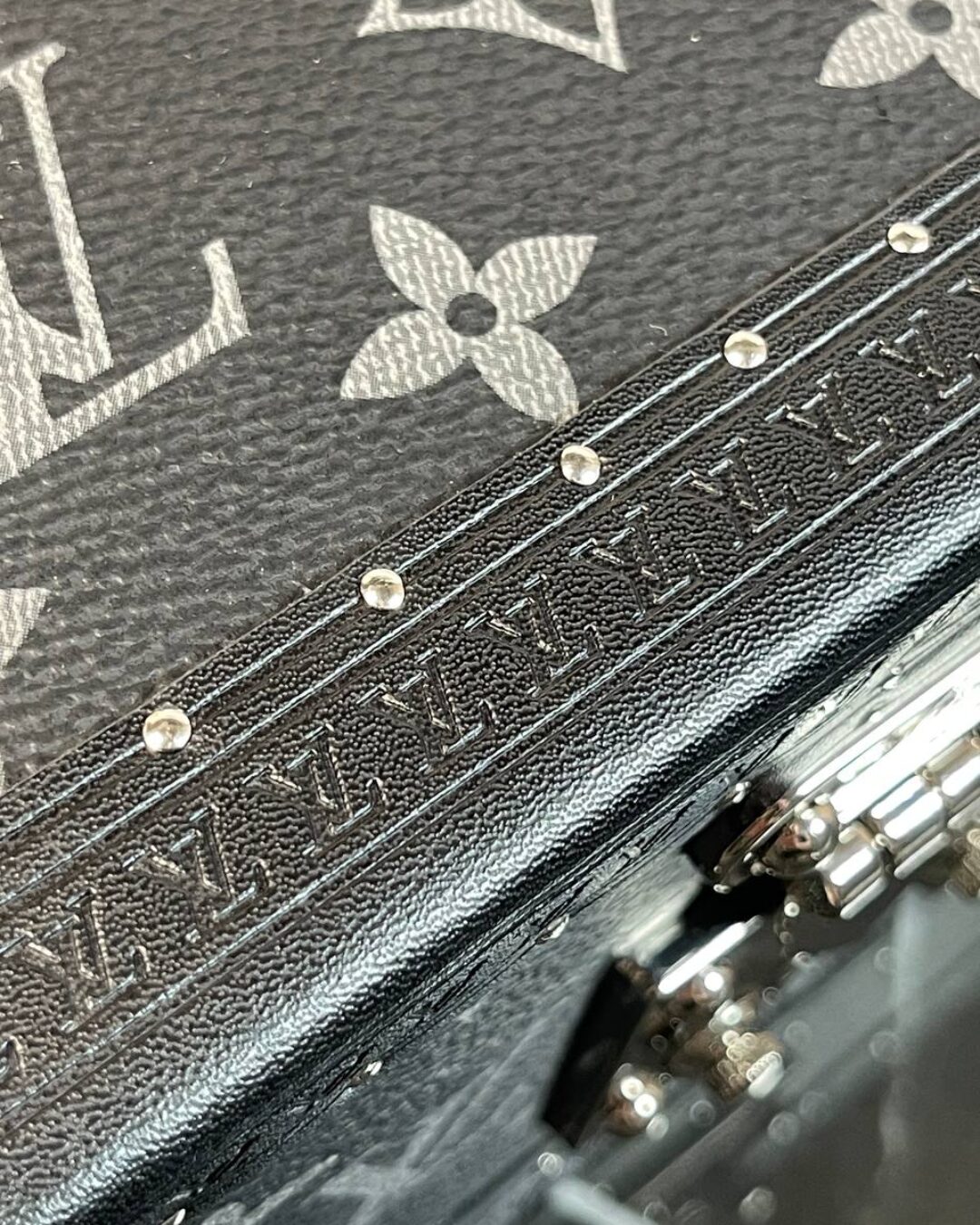Футляр для часов Louis Vuitton — изображение 8
