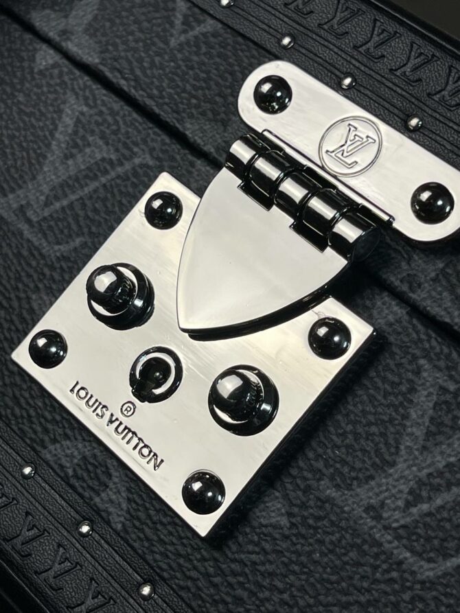 Футляр для часов Louis Vuitton — изображение 9