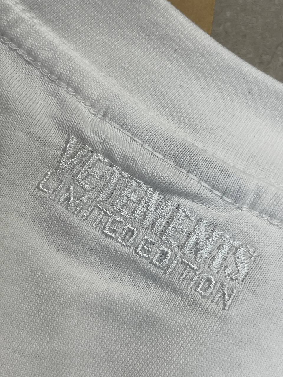 Футболка Vetements Pop Art — фото 10