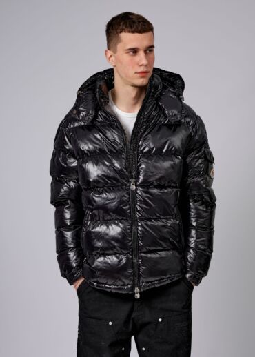 Пуховик Moncler