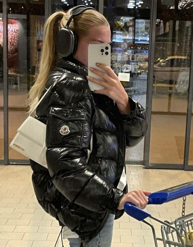 Пуховик Moncler