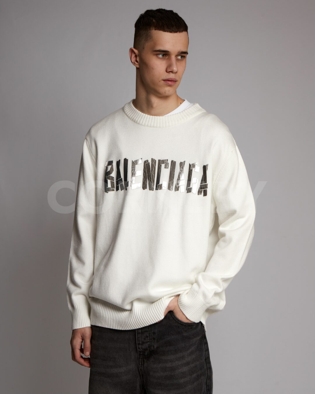 Свитер Balenciaga — изображение 6