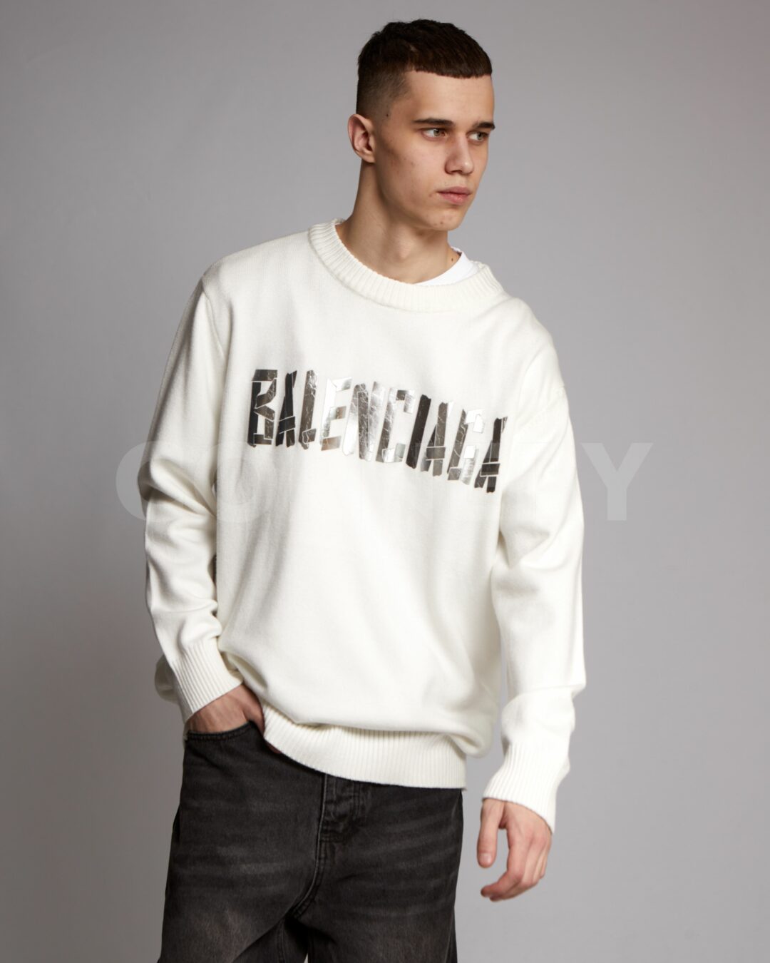 Свитер Balenciaga — изображение 4