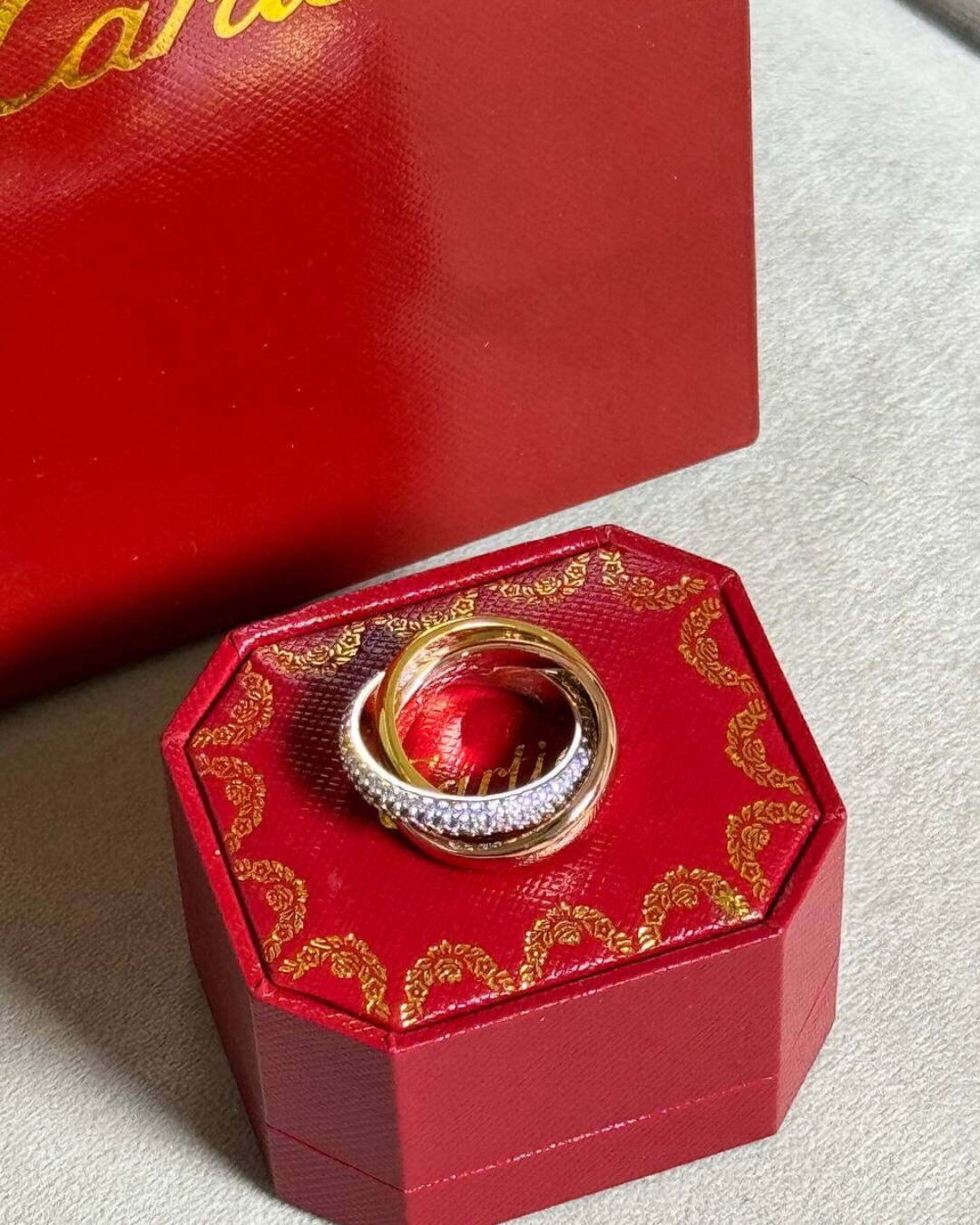 Кольцо Cartier Trinity Камни — изображение 4