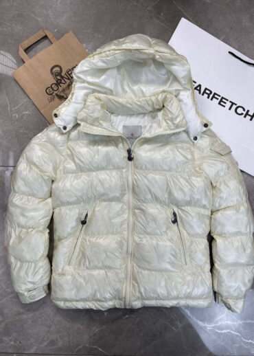 Пуховик Moncler