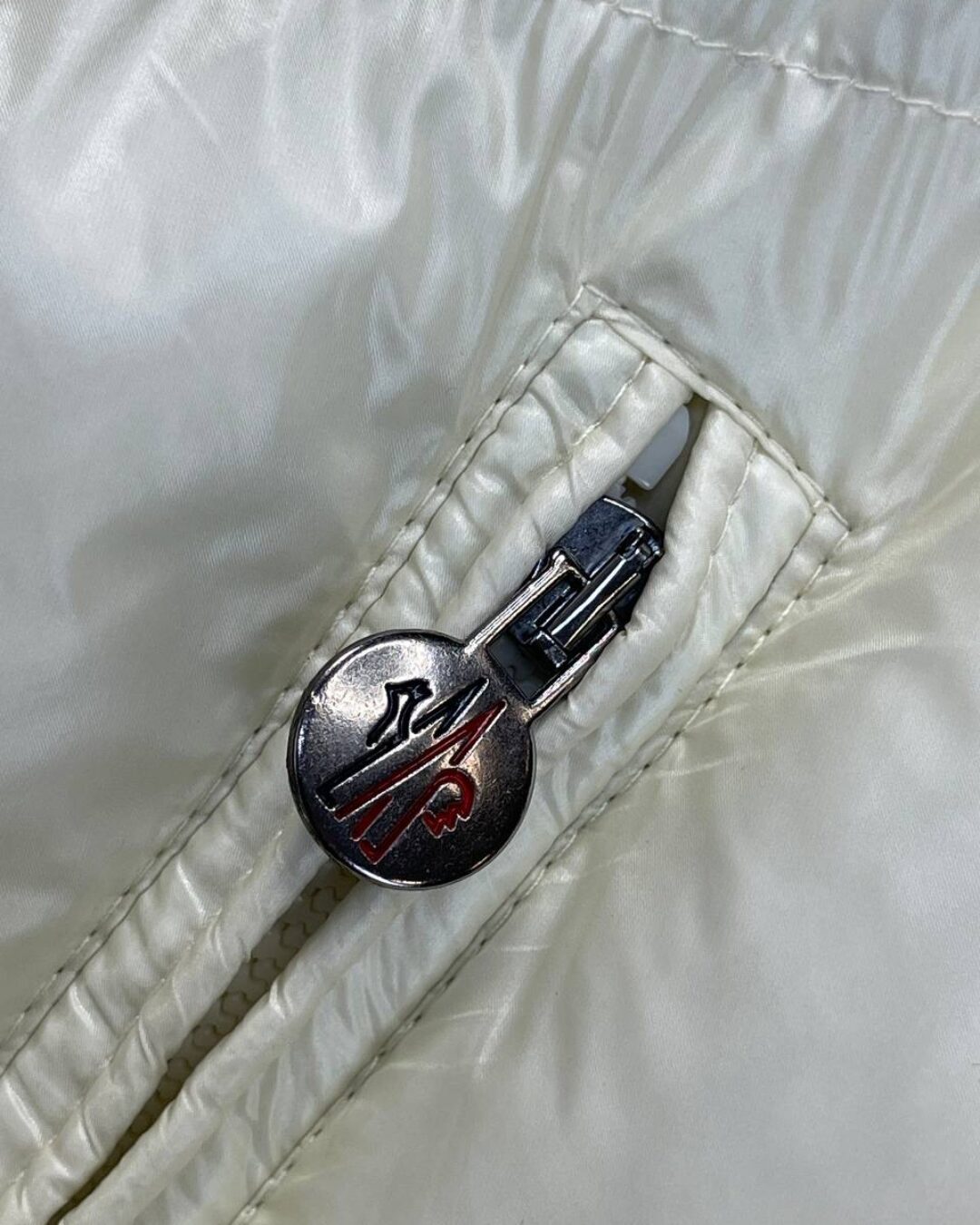 Пуховик Moncler — изображение 4