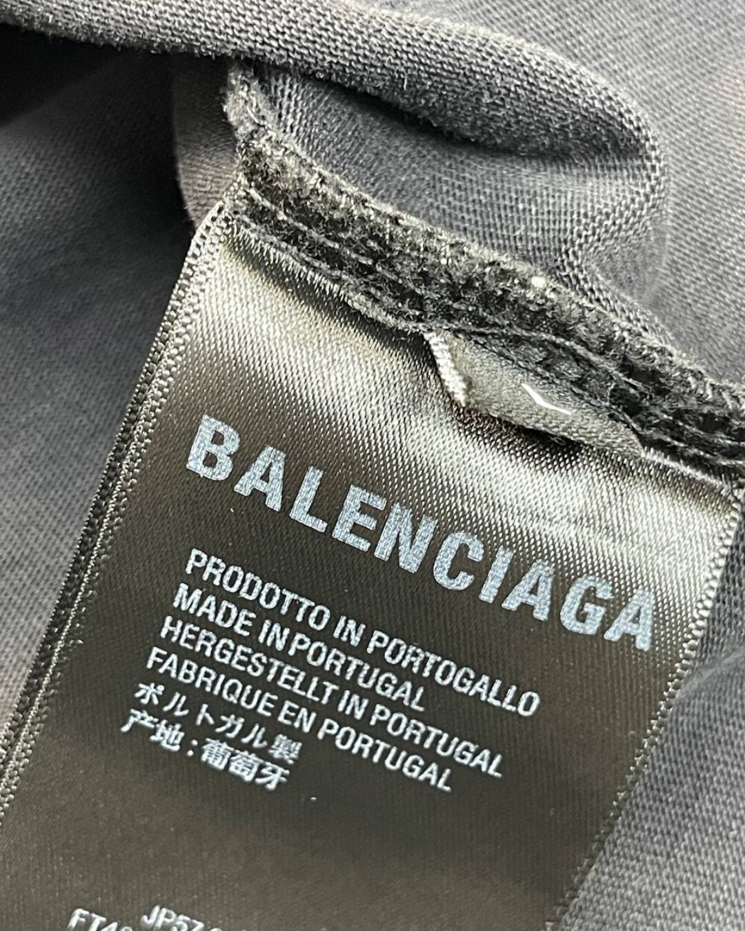 Кофта Balenciaga — изображение 4