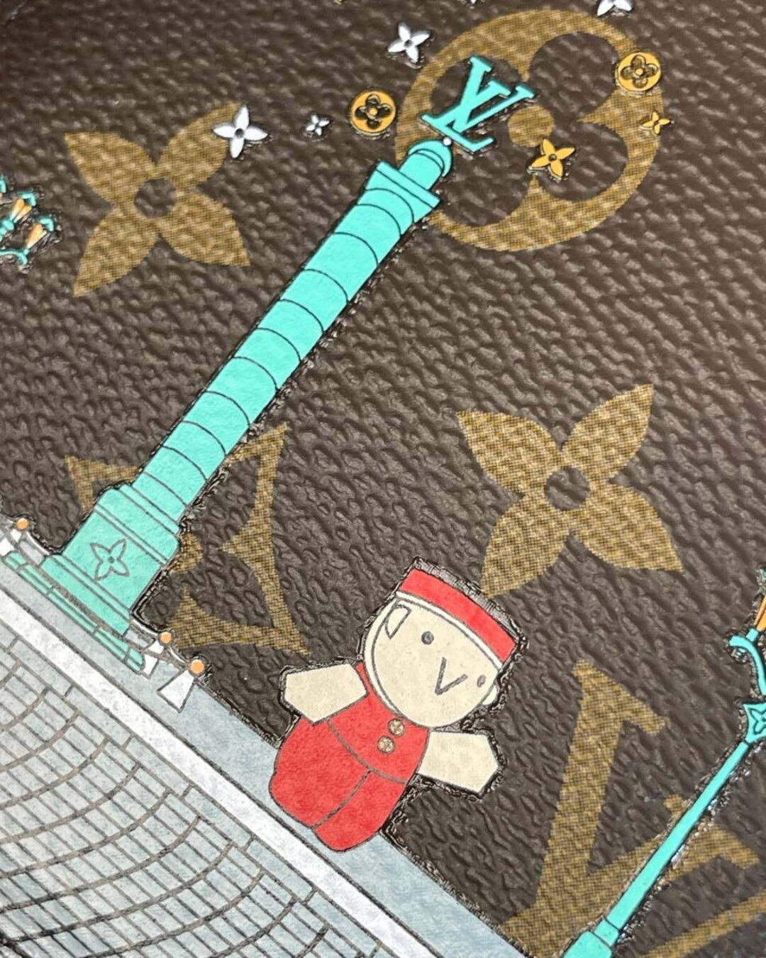 Обложка для паспорта Louis Vuitton — изображение 9