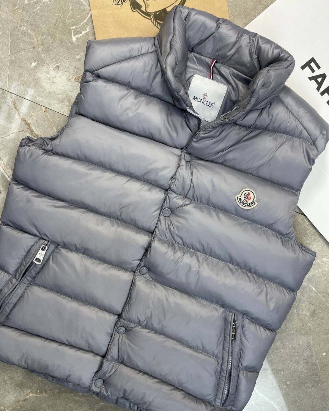 Жилет Moncler — изображение 3