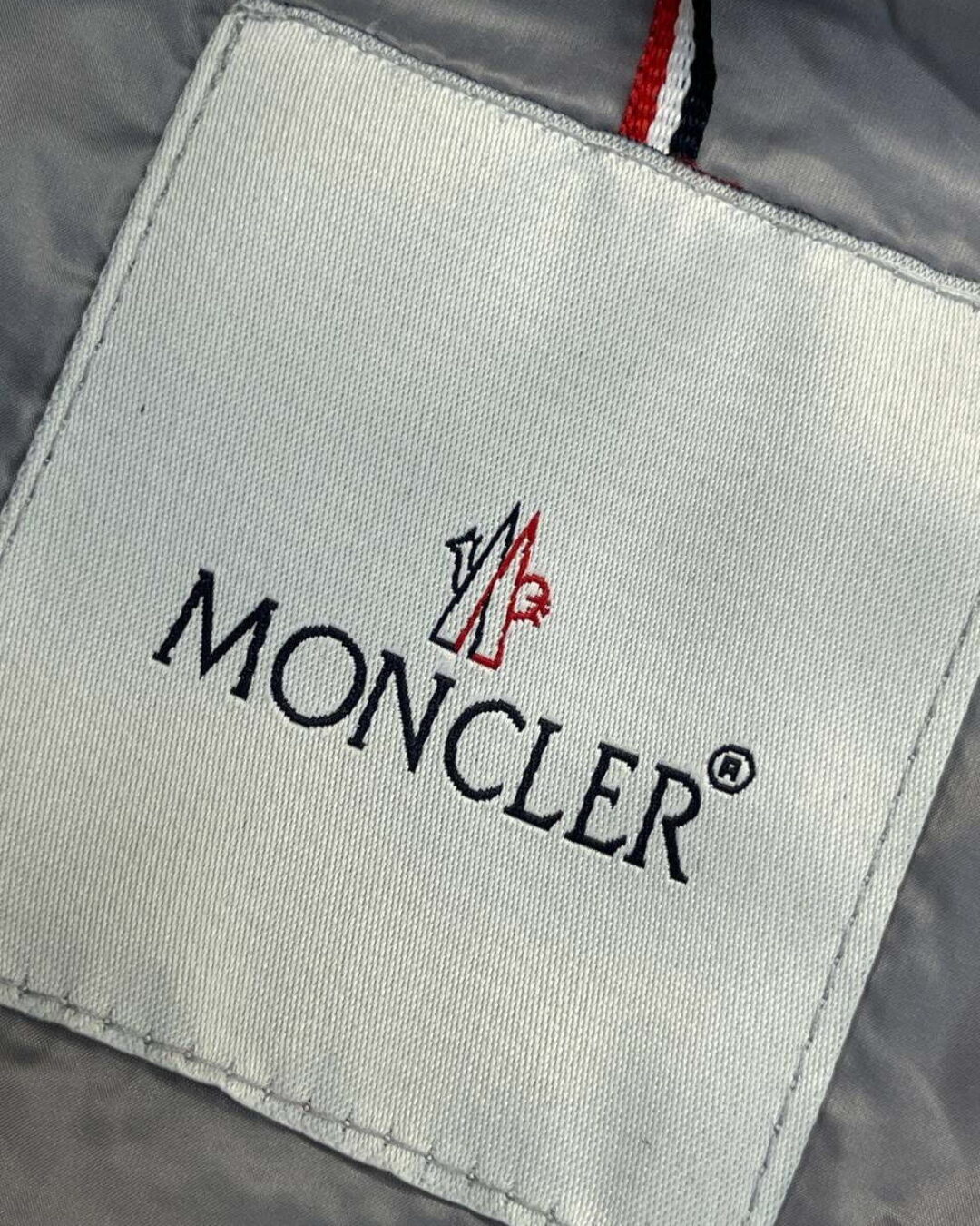 Жилет Moncler — изображение 7