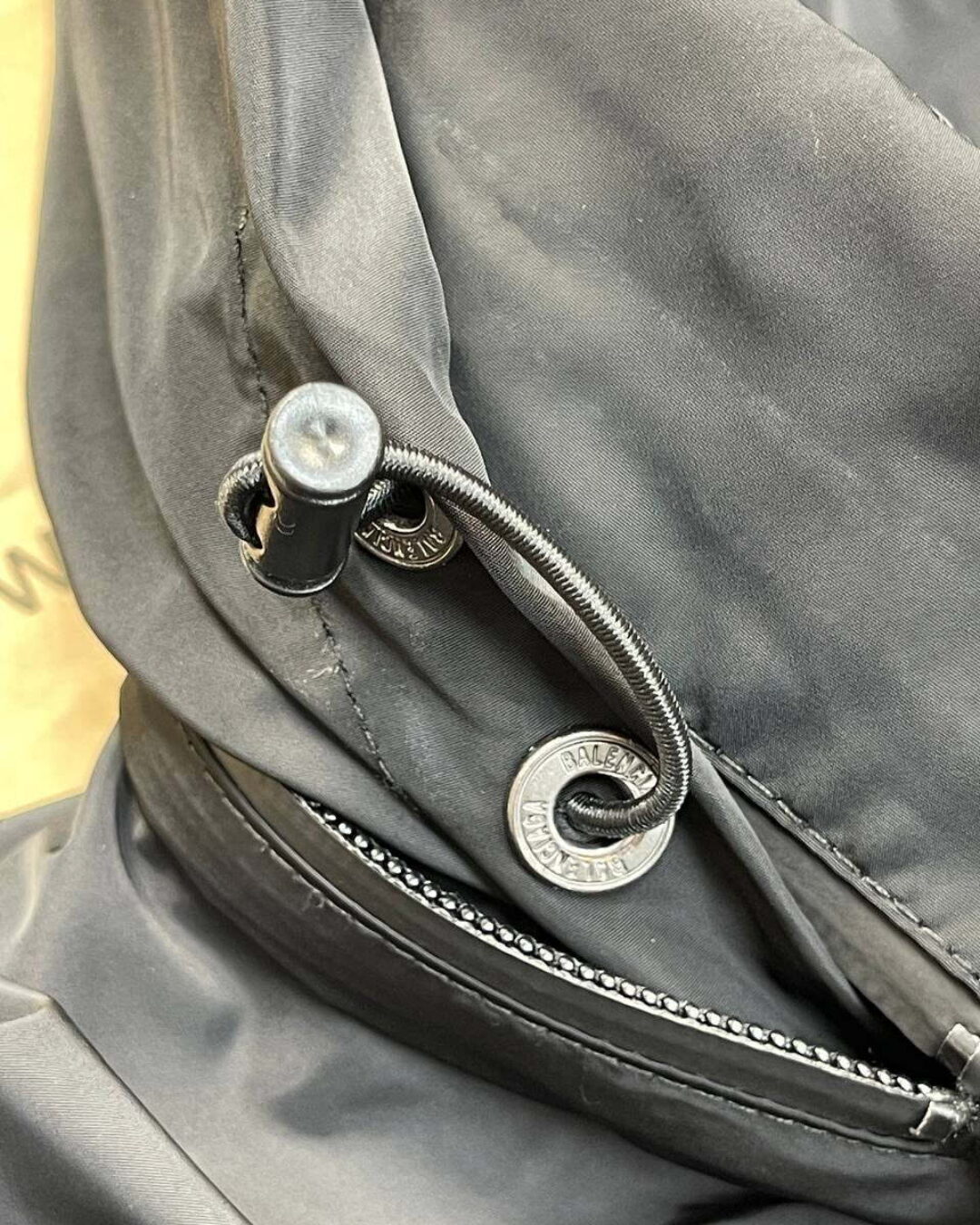 Ветровка Balenciaga — изображение 9