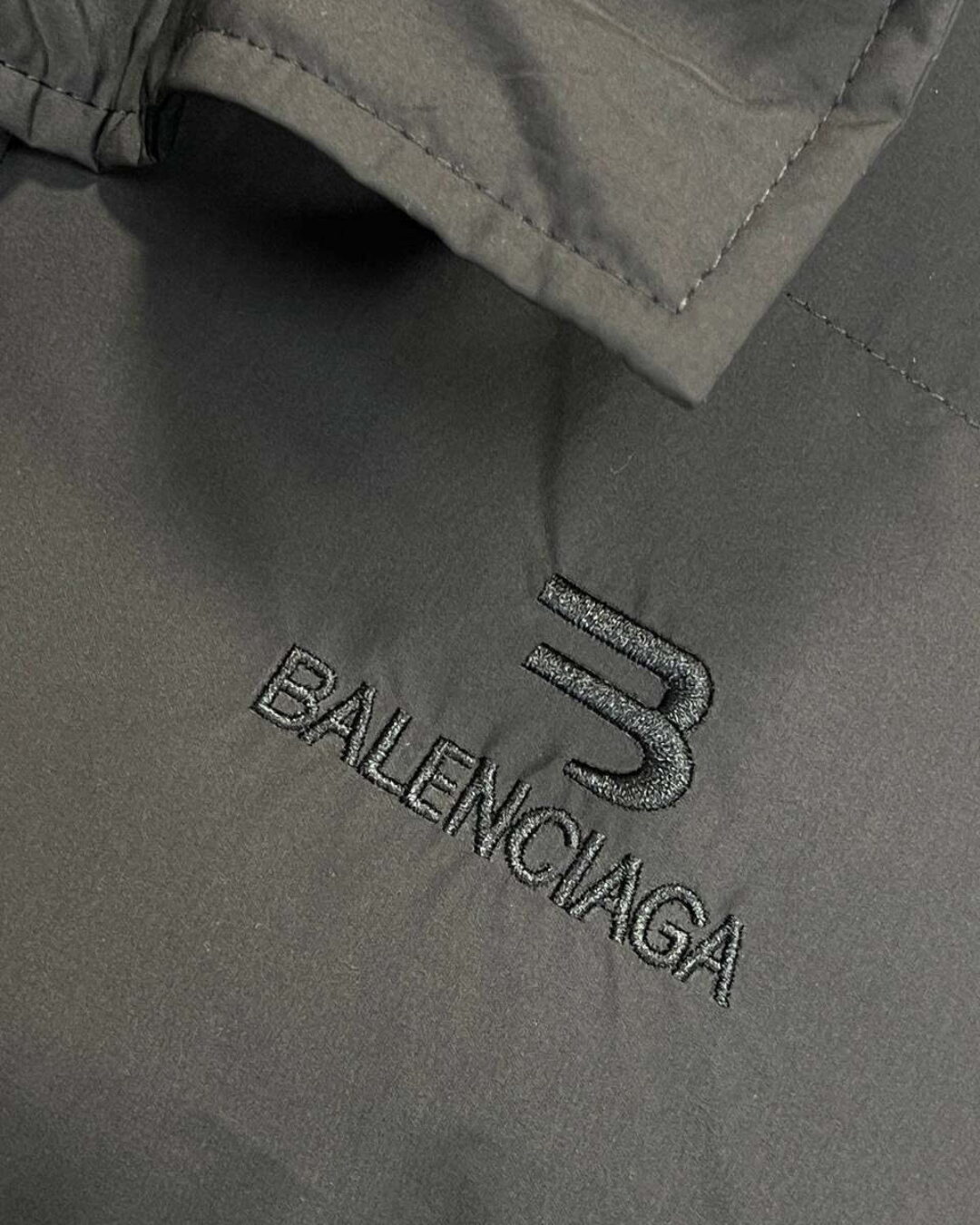 Жилет Balenciaga — изображение 4