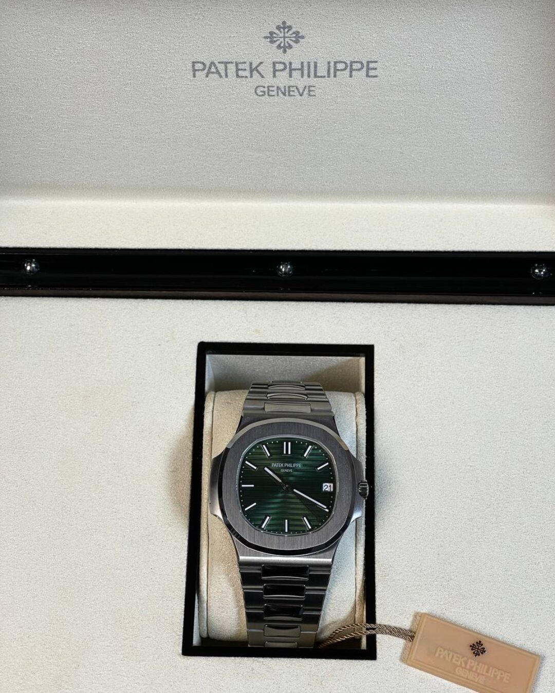 Часы Patek Philippe Nautilus — изображение 3