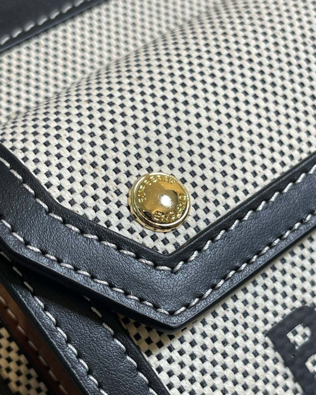 Сумка Burberry Pocket Back — изображение 3