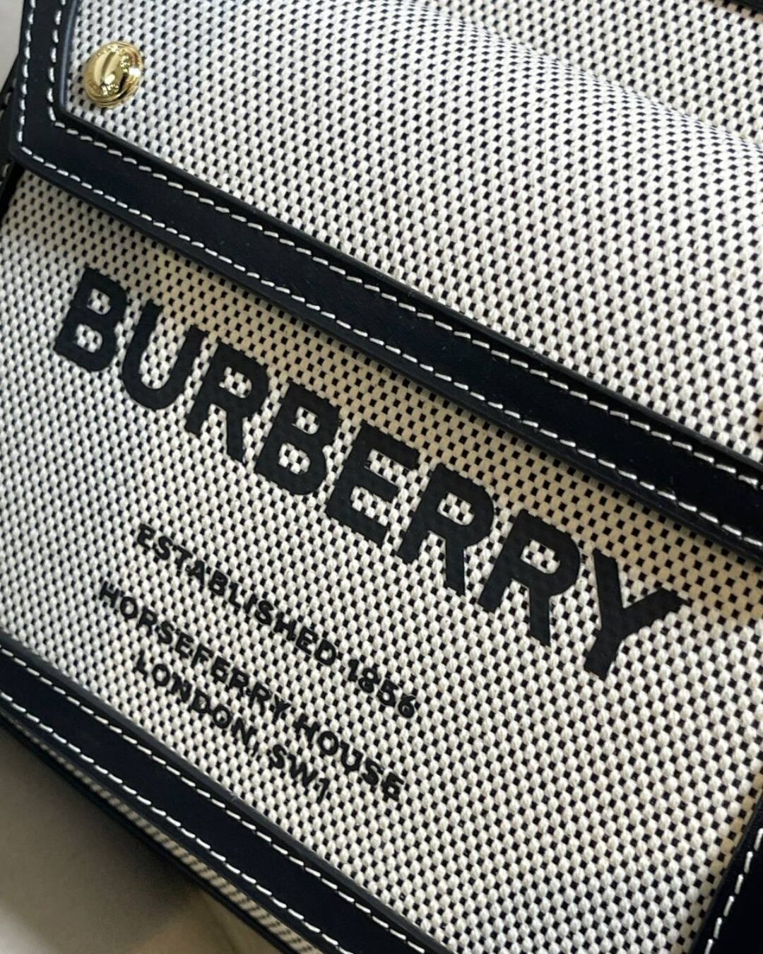 Сумка Burberry Pocket Back — изображение 4