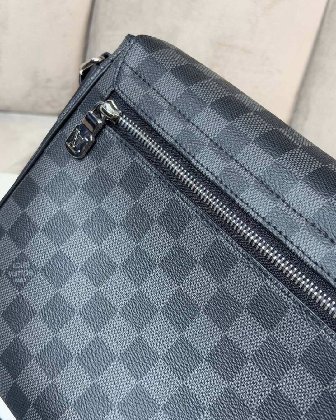 Сумка Louis Vuitton District PM — изображение 5