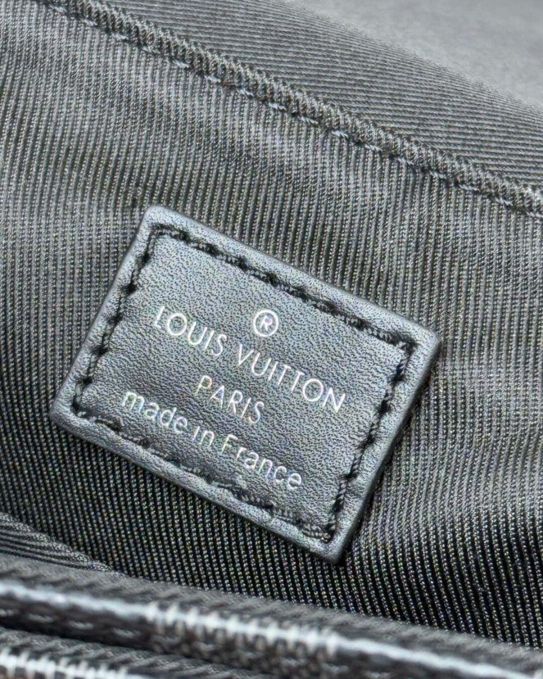 Сумка Louis Vuitton District PM — изображение 6