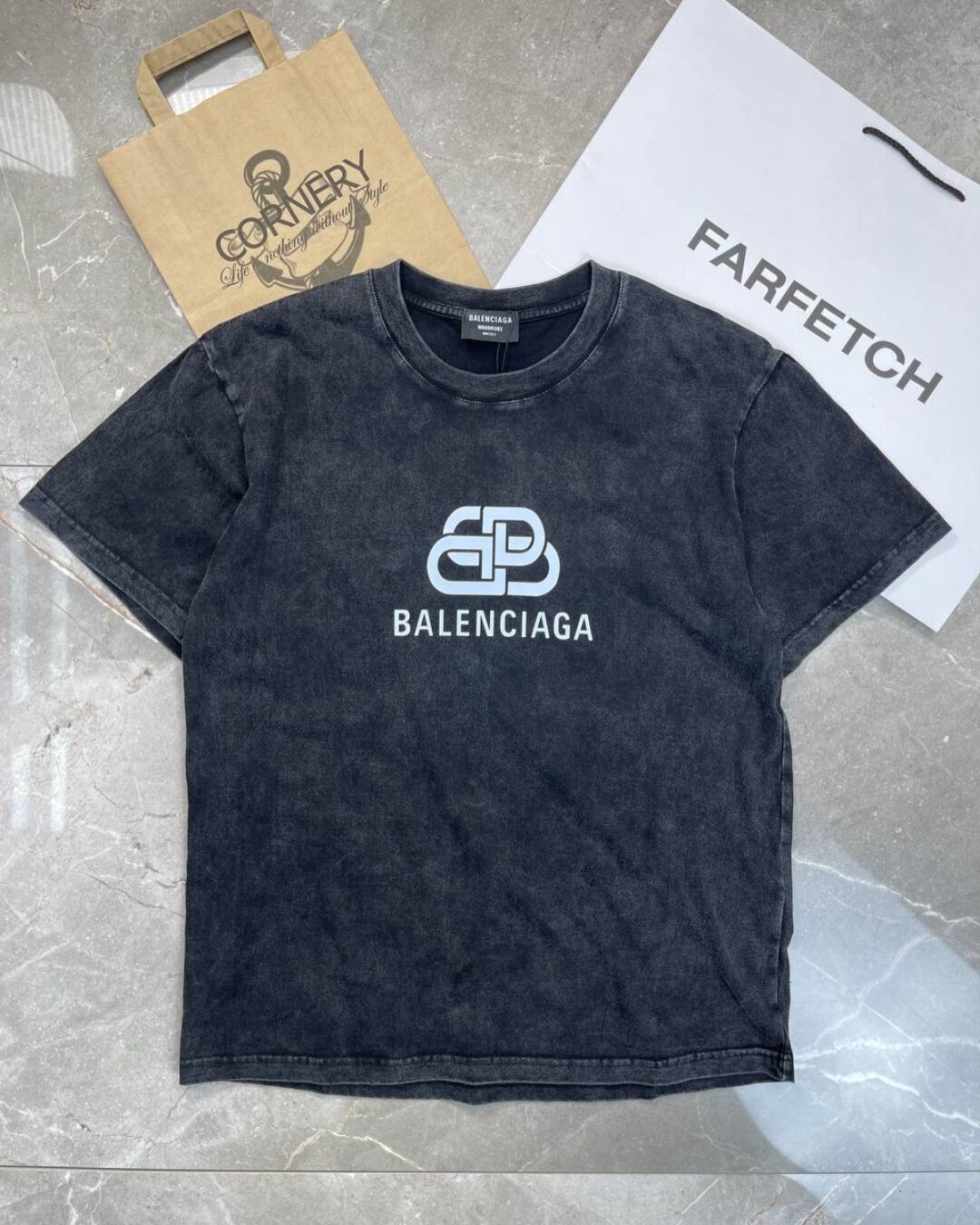 Футболка Balenciaga