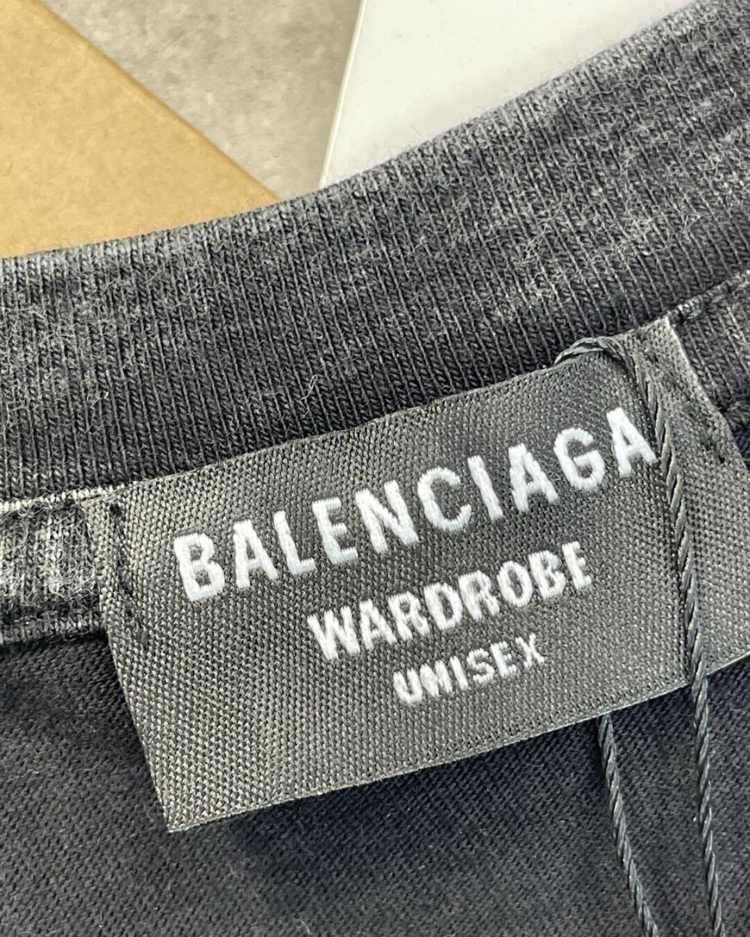 Футболка Balenciaga — изображение 9
