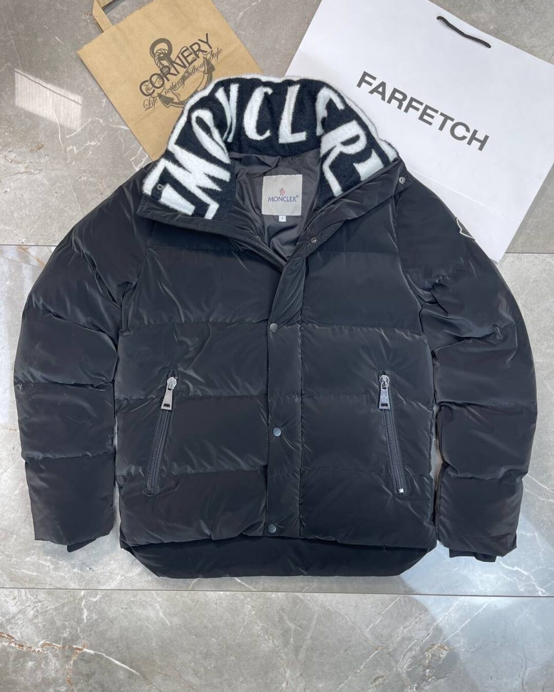 Пуховик Moncler