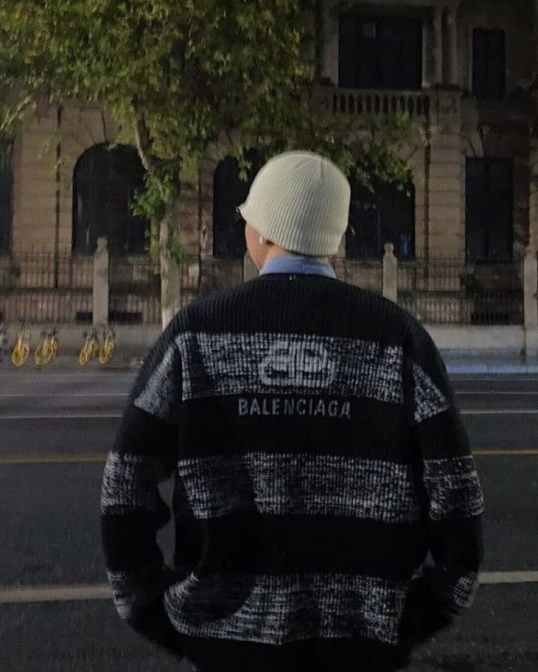 Свитер Balenciaga — изображение 2